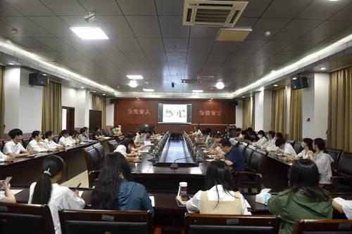 回眸百年海軟 昂首踔厲前行——我校舉行校史主題講座