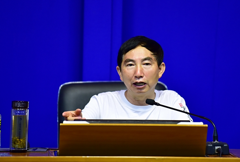 我校舉辦師德師風專題講座