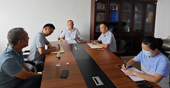 我校副校長符傳誼深入產學研合作處開展調研