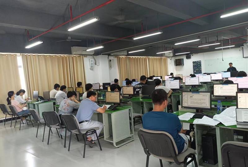 我院開展軟件技術（Java）教學團隊聽課評課活動