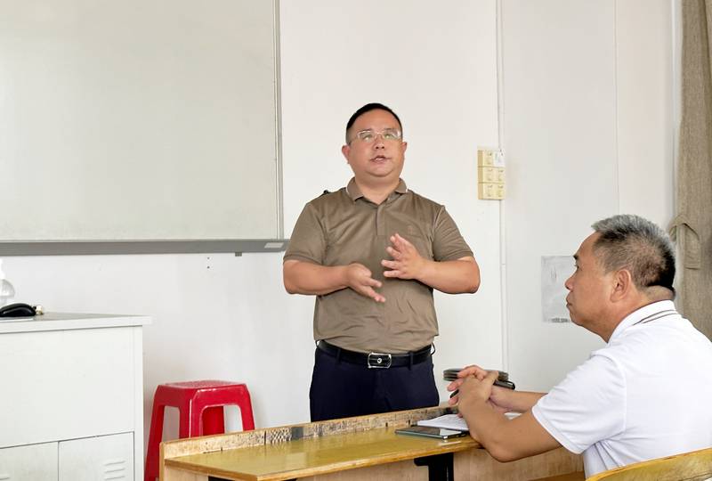 宋劍杰副校長為我院教職工黨員上專題黨課