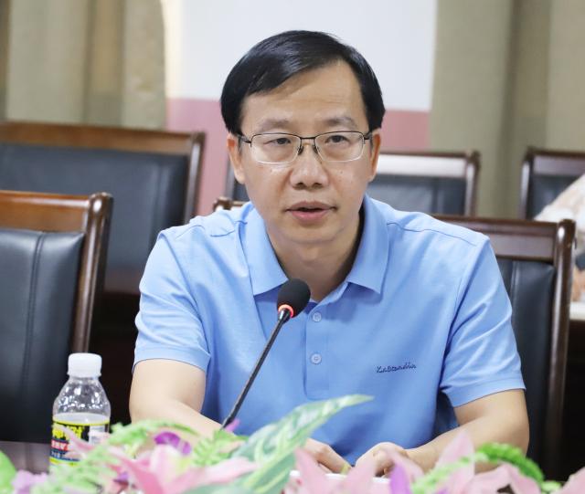 我校召開鄉村振興與脫貧攻堅工作座談會