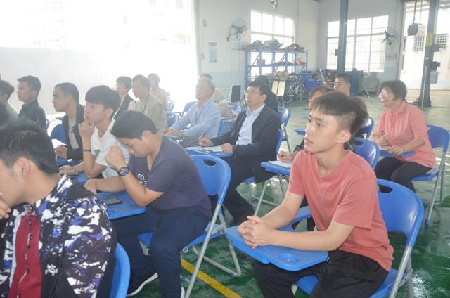 我院副院長桂占吉調研指導實踐教學工作