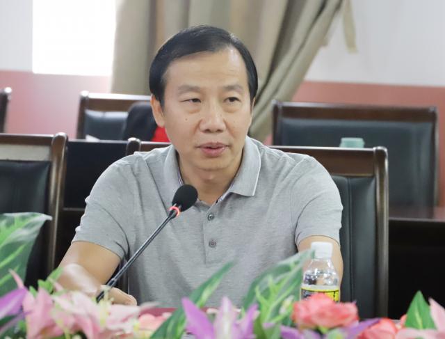 我校召開“不忘初心、牢記使命”主題教育第八次學習研討會