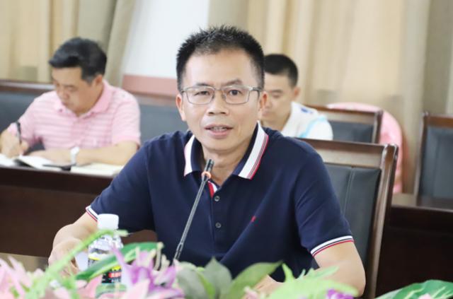 我校召開“不忘初心、牢記使命”主題教育第六次學習研討會
