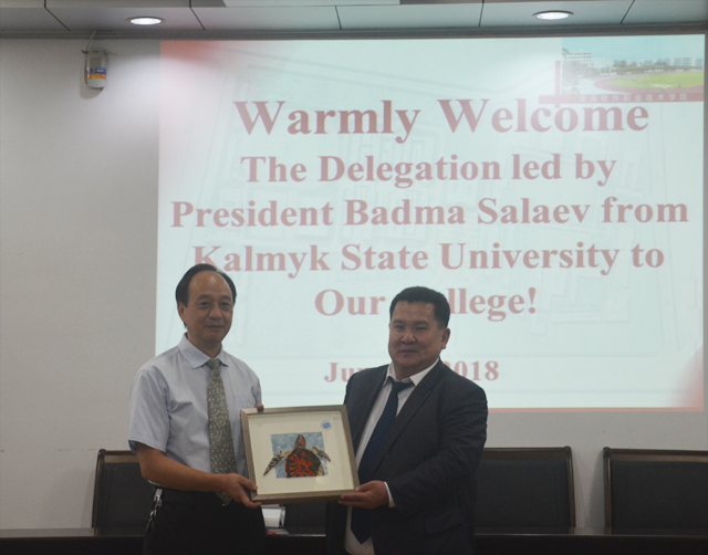 俄羅斯卡爾梅克國立大學校長Badma Salaev一行前來我院訪問