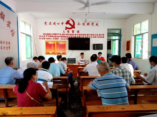 黨員在行動│我校駐村第一書記周剛：統籌疫情防控與脫貧攻堅，當好“扛旗人”