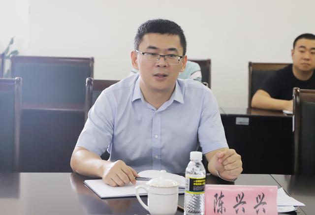 瓊海市委常委、組織部部長陳興興前來我校調研交流