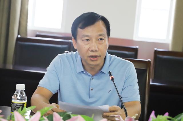 我校傳達學習2020年全國“兩會”精神