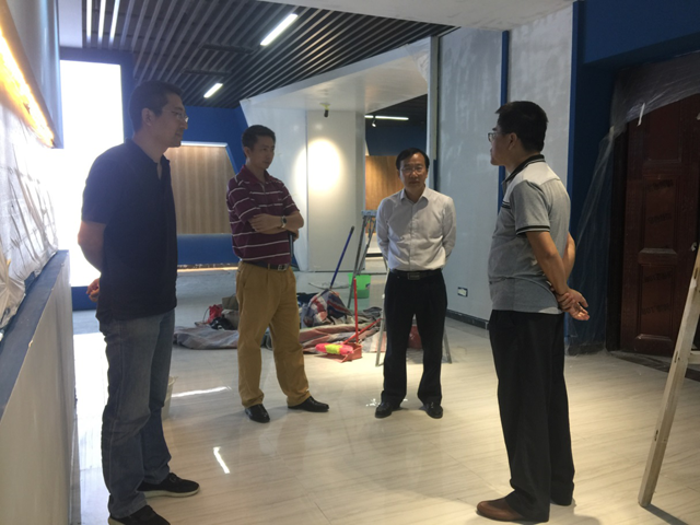 學院領導調研校史館建設工作