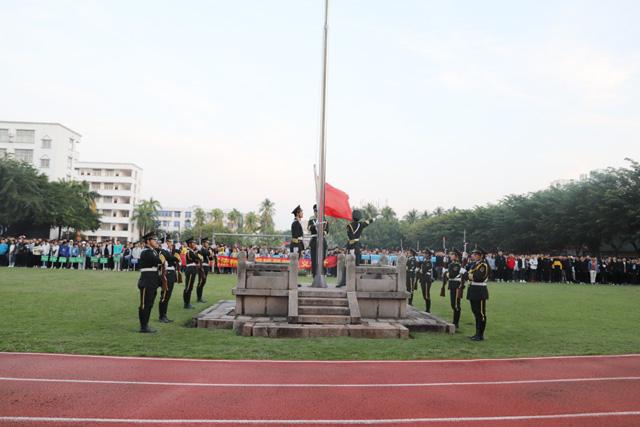 我校舉行“國家憲法日”主題升旗儀式
