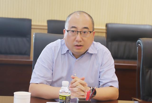 瓊海市委常委、常務副市長王可一行前來我校調研擴建校區堵點問題