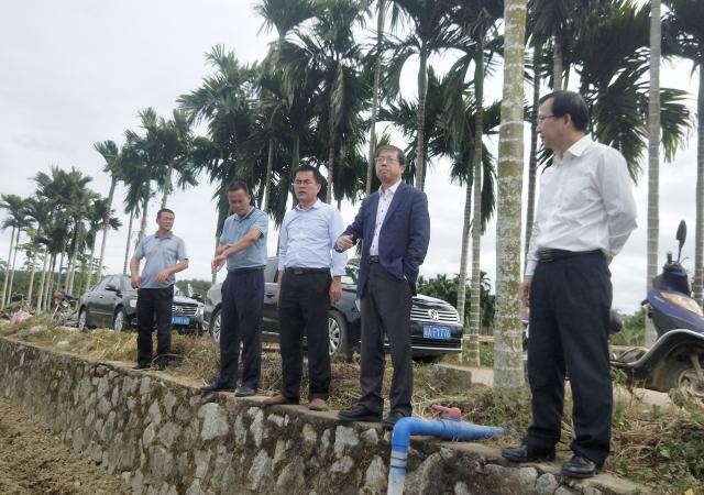 省教育廳副廳長黎岳南赴我校定點幫扶村調研