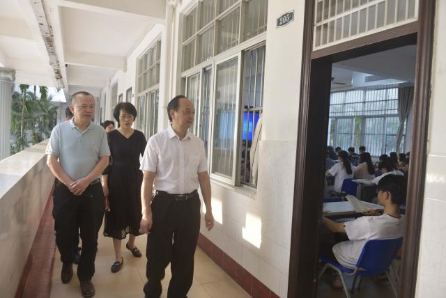 我校領導檢查2021年春季開學工作